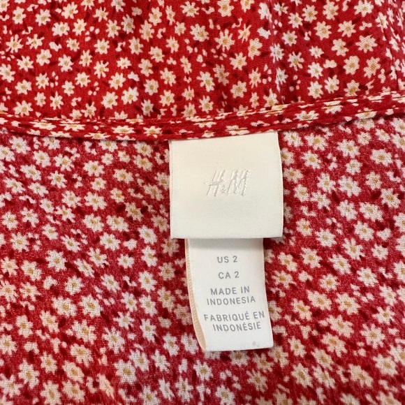 H&M Crepe Red Floral Button Dress Tie Sleeve Size 2 - Picture 12 of 16